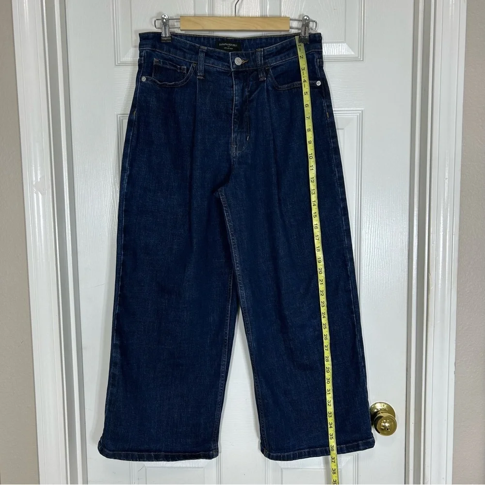 Banana Republic Cotton Blend Dark Wash HighRise Pleated Wide Leg Crop Jeans 28/6